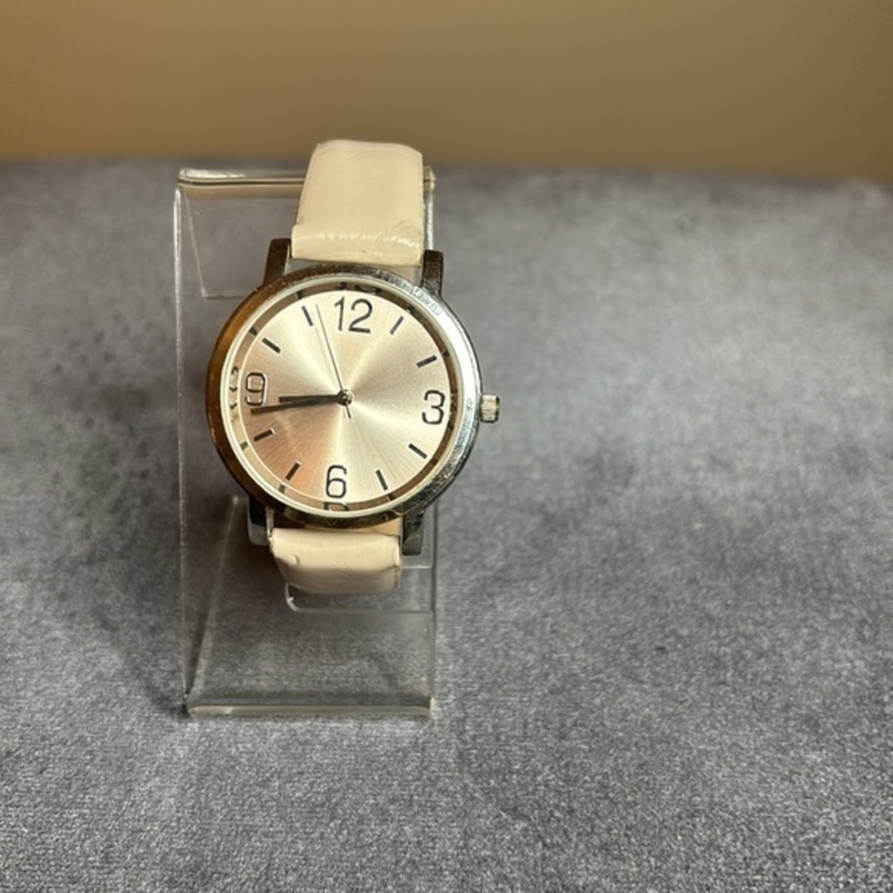 Minimalist Analog Watch Neutral Champagne Dial Cream Leather Strap Quartz Japan